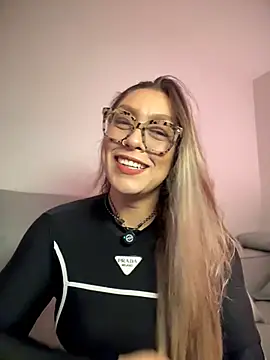 Im sophiie online show from June 2026 07:24:01 AM