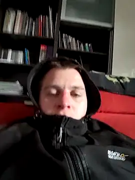 Snapshot of Matttthees chatting on February 2025 02:43:02 PM Matttthees online show from February 2025 02:43:02 PM