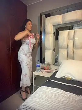 Miaparkerss  online show from October 2025 11:42:02 PM