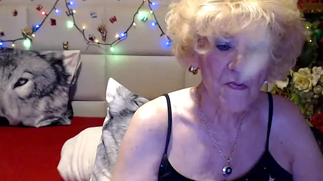 Snapshot of HappyWomanOn chatting on June 2026 09:22:01 AM HappyWomanOn online show from June 2026 09:22:01 AM