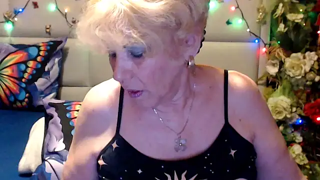 Snapshot of HappyWomanOn chatting on June 2026 09:26:02 AM HappyWomanOn online show from June 2026 09:26:02 AM