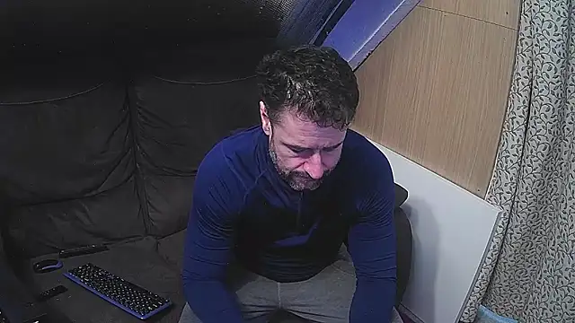 rob2810 online show from February 2025 06:43:02 PM