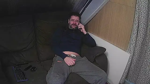 rob2810 online show from February 2025 09:04:01 PM