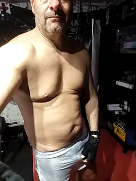 rob2810 online show from February 2026 08:49:01 PM