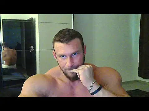 muscularkevin online show from October 2025 01:20:01 PM