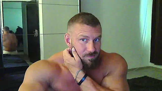 muscularkevin online show from July 2026 01:13:02 PM