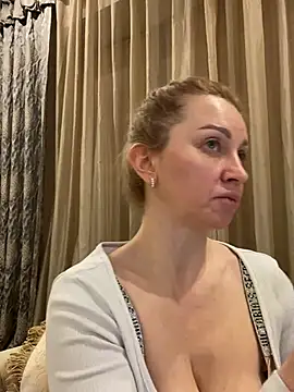 Snapshot of Amazoniiaa chatting on February 2025 04:22:02 PM Amazoniiaa online show from February 2025 04:22:02 PM