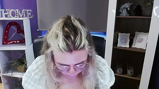 Zoey Erotic online show from March 2026 05:44:01 AM