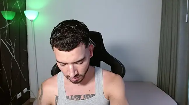 Snapshot of Dangerous-Men chatting on February 2025 11:09:01 PM Dangerous-Men online show from February 2025 11:09:01 PM