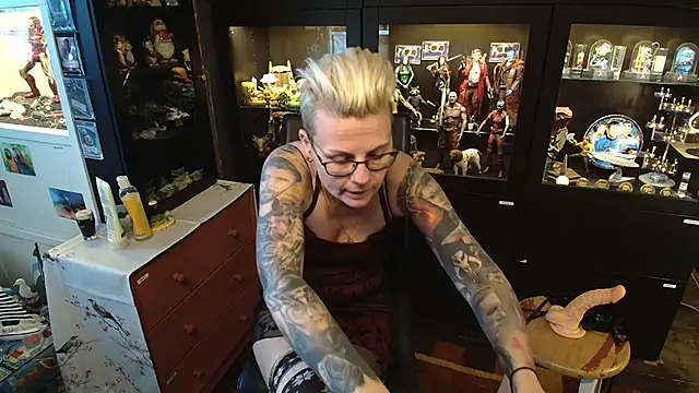 MaryG online show from January 2025 10:01:01 AM