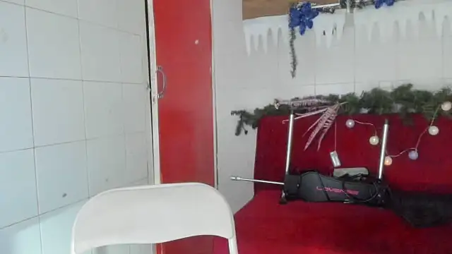 Snapshot of CAMILA--REY chatting on December 2024 08:04:02 AM CAMILA--REY online show from December 2024 08:04:02 AM