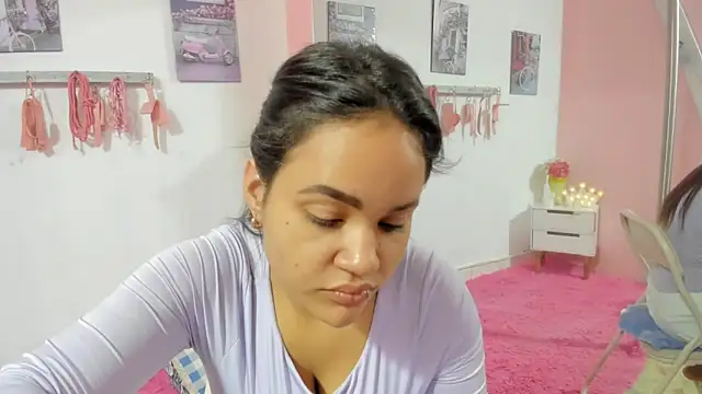 Snapshot of CAMILA--REY chatting on January 2025 12:26:02 PM CAMILA--REY online show from January 2025 12:26:02 PM