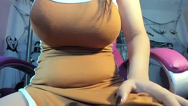 Snapshot of CAMILA--REY chatting on October 2025 10:15:01 PM CAMILA--REY online show from October 2025 10:15:01 PM