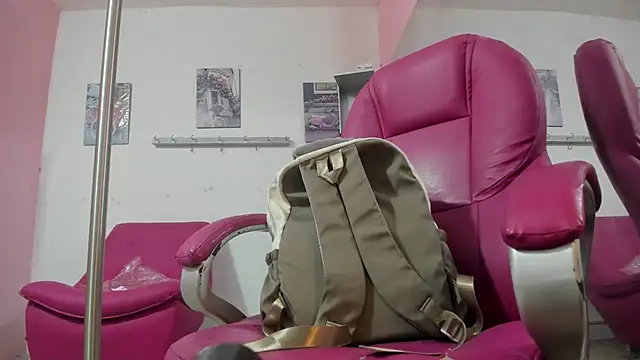 Snapshot of CAMILA--REY chatting on November 2025 11:02:01 PM CAMILA--REY online show from November 2025 11:02:01 PM