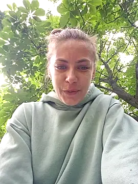 Snapshot of Keli_Jessi chatting on May 2026 01:28:01 PM Keli Jessi online show from May 2026 01:28:01 PM