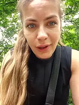 Snapshot of Keli_Jessi chatting on May 2026 01:48:02 PM Keli Jessi online show from May 2026 01:48:02 PM