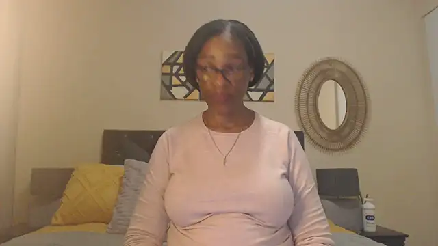 Snapshot of Creamyass22 chatting on June 2026 03:44:01 PM Creamyass22 online show from June 2026 03:44:01 PM