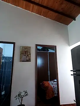 LunaZambrano online show from March 2026 04:11:02 PM