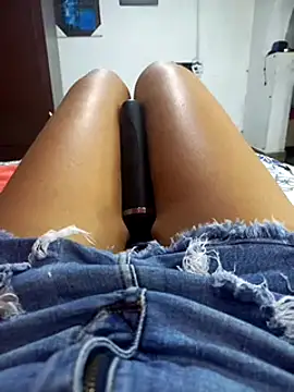 annie-19 online show from January 2025 06:43:02 PM