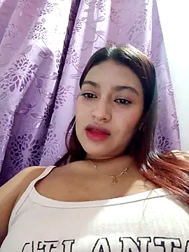 annie-19 online show from October 2025 03:41:01 PM