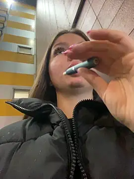 KrisMagnoly online show from September 2025 05:16:02 PM