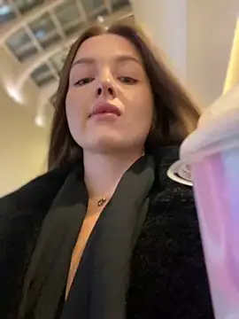 KrisMagnoly online show from November 2025 04:40:01 PM