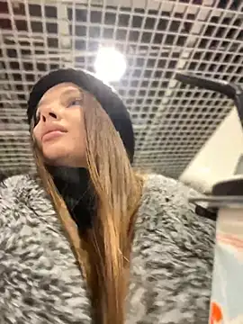 Snapshot of KrisMagnoly chatting on February 2026 05:19:02 PM KrisMagnoly online show from February 2026 05:19:02 PM