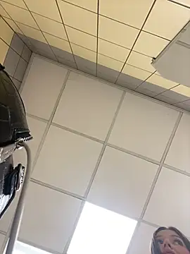 KrisMagnoly online show from April 2026 05:32:02 PM