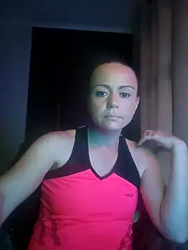 Snapshot of MrsBunnyBum chatting on May 2026 11:04:02 AM MrsBunnyBum online show from May 2026 11:04:02 AM