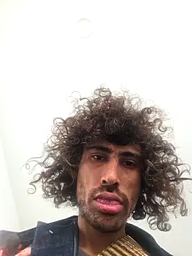 Snapshot of SpeedMagnumBlade6669 chatting on April 2026 08:18:01 PM SpeedMagnumBlade6669 online show from April 2026 08:18:01 PM