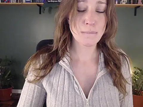 callmedemme online show from May 2026 05:19:02 PM