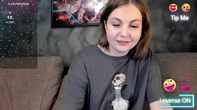 Snapshot of CassieMils chatting on May 2026 06:30:01 AM CassieMils online show from May 2026 06:30:01 AM