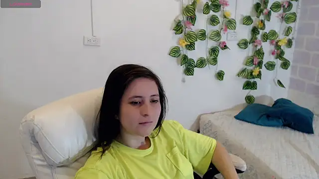 tania sweet   online show from October 2025 03:46:01 PM