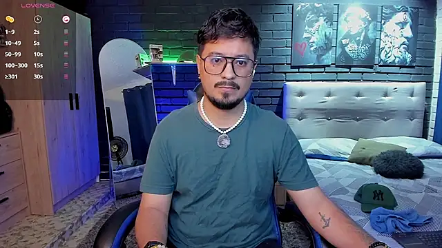 Snapshot of DaviidEvans_ chatting on June 2026 01:59:01 PM DaviidEvans online show from June 2026 01:59:01 PM