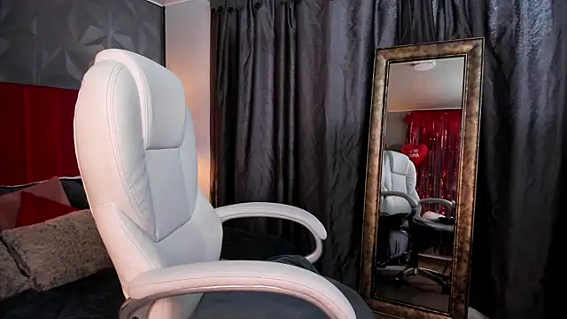  Nicoletteshea  online show from February 2025 10:09:01 PM