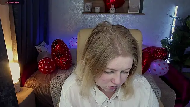 Snapshot of Tinker_Belll chatting on February 2025 11:04:02 PM Tinker Belll online show from February 2025 11:04:02 PM