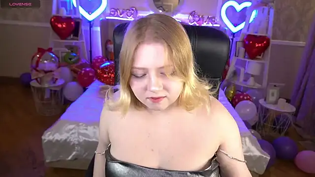 Snapshot of Tinker_Belll chatting on February 2025 07:52:01 PM Tinker Belll online show from February 2025 07:52:01 PM