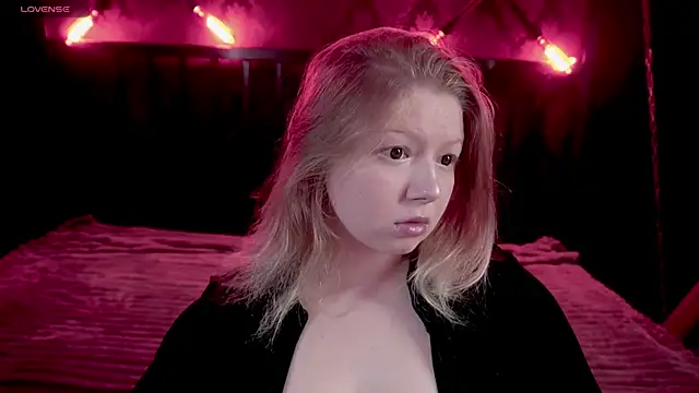 Snapshot of Tinker_Belll chatting on October 2025 07:14:02 PM Tinker Belll online show from October 2025 07:14:02 PM