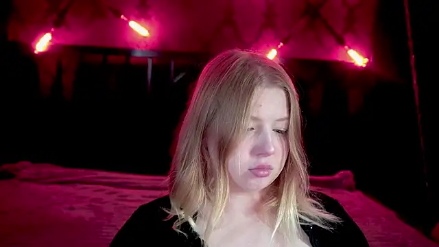 Snapshot of Tinker_Belll chatting on November 2025 07:54:01 PM Tinker Belll online show from November 2025 07:54:01 PM