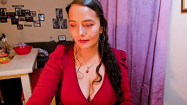 emma luxy online show from February 2026 04:44:01 AM