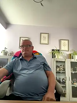 Snapshot of Garry831 chatting on October 2025 02:25:02 PM Garry831 online show from October 2025 02:25:02 PM