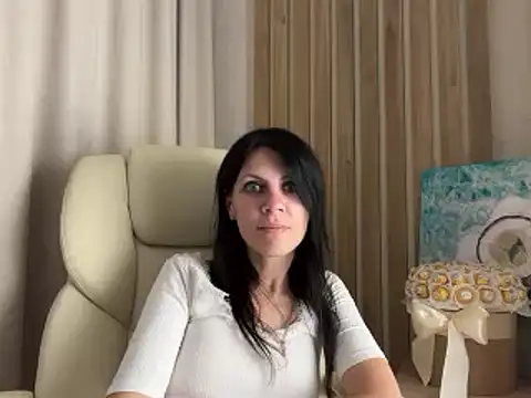 Snapshot of InjaAtHome chatting on July 2026 09:35:01 PM InjaAtHome online show from July 2026 09:35:01 PM