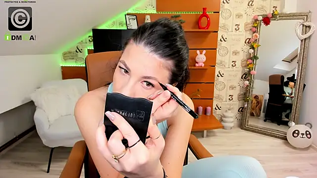 EmillyTaylor online show from October 2025 03:40:01 AM