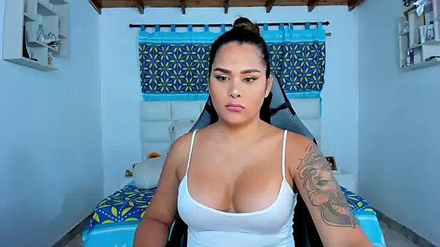 Snapshot of shadia-orozco chatting on February 2025 07:54:02 AM shadia-orozco online show from February 2025 07:54:02 AM