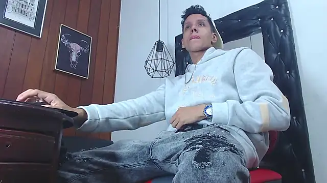 GaboReyes online show from January 2025 03:01:02 AM