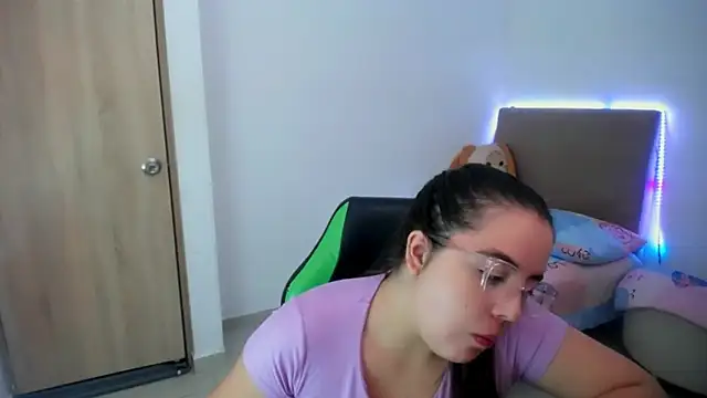  alicia z online show from March 2025 05:50:01 PM