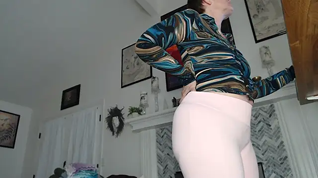 AuroraWillows online show from November 2025 11:14:01 AM