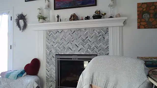 AuroraWillows online show from March 2026 01:59:02 PM