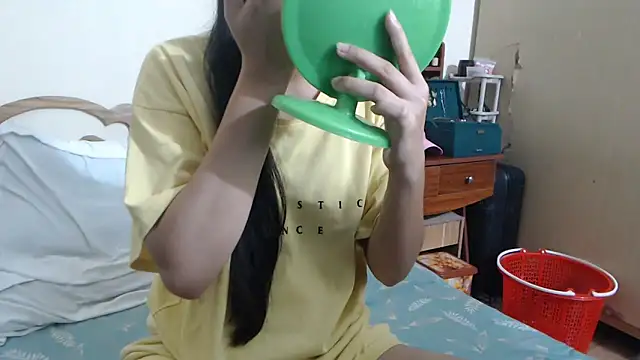 Snapshot of Beauty_Asian_Tina chatting on October 2025 03:52:02 AM Beauty Asian Tina online show from October 2025 03:52:02 AM