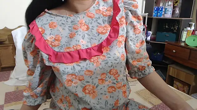 Snapshot of Beauty_Asian_Tina chatting on February 2026 12:37:02 PM Beauty Asian Tina online show from February 2026 12:37:02 PM